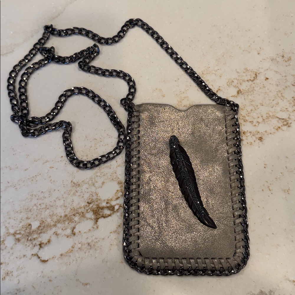 Crossbody cell phone purse like McCartney 😘